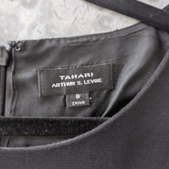 Tahari Black Sleeveless Dress w/ White Piping Sheath Dress - Picture 5 of 10